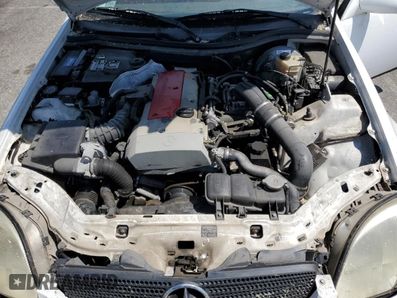 2000 Mercedes-Benz SLK-Class Kompressor with VIN WDBKK47F3YF152074, listed as a Copart auction lot 60143604 with 155,610 mi miles and Clean Title. Bid and sale history available at carsss.com. Image 11.