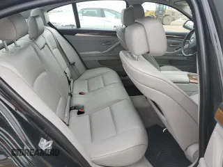2013 BMW 5 Series 528i xDrive z VIN WBAXH5C58DD108132, wystawiony jako Copart lot #57969865 z przebiegiem 68 308 mil mil oraz Szkoda całkowita • Salvage title. Historia ofert i sprzedaży dostępna na DreamBid. Obrazek 10.