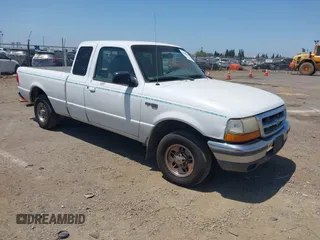 1998 Ford Ranger XL z VIN 1FTYR14X9WPA56136, wystawiony jako IAAI lot #42408458 z przebiegiem 317 565 mil mil oraz . Historia ofert i sprzedaży dostępna na DreamBid. Obrazek 1.