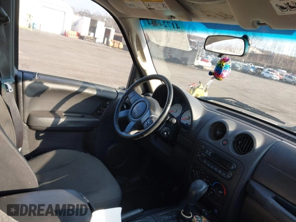 2004 Jeep Liberty Sport with VIN 1J4GK48K34W101682, listed as a IAAI auction lot 41724084 with 58,784 mi miles and . Bid and sale history available at DreamBid. Image 5.