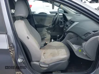 2016 Hyundai Accent SE z VIN KMHCT4AE0GU150548, wystawiony jako IAAI lot #42031911 z przebiegiem 134 916 mil mil oraz . Historia ofert i sprzedaży dostępna na DreamBid. Obrazek 5.