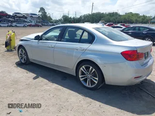 2016 BMW 3 Series 328i z VIN WBA8E9C56GK646297, wystawiony jako IAAI lot #42295893 z przebiegiem 80 134 mil mil oraz . Historia ofert i sprzedaży dostępna na DreamBid. Obrazek 3.
