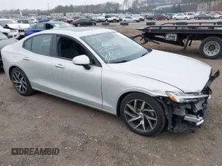 2020 Volvo S60 Momentum with VIN 7JR102FK0LG041752, listed as a IAAI auction lot 41906295 with 4,732 mi miles. Bid and sale history available at carsss.com. Image 1.