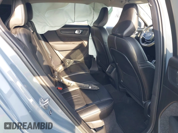 2022 Volvo XC40 Momentum with VIN YV4162UK3N2758515, listed as a IAAI auction lot 42468259 with 50,132 mi miles and . Bid and sale history available at DreamBid. Image 8.