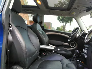 2009 MINI Hardtop S with VIN WMWMF735X9TW80840, listed as a IAAI auction lot 42717130 with 101,073 mi miles and . Bid and sale history available at DreamBid. Image 5.