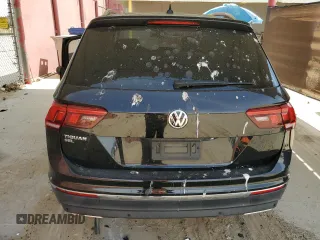 2020 Volkswagen Tiguan SE z VIN 3VV3B7AXXLM138188, wystawiony jako Copart lot #52787085 z przebiegiem 58 363 mil mil oraz Szkody całkowita. Historia ofert i sprzedaży dostępna na DreamBid. Obrazek 6.