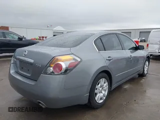 2009 Nissan Altima 2.5 S with VIN 1N4AL21E99N406317, listed as a IAAI auction lot 41941380 with 108,467 mi miles. Bid and sale history available at carsss.com. Image 4.