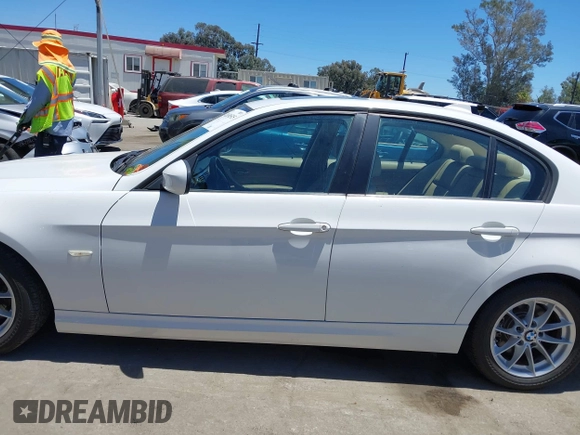 2010 BMW 3 Series 328i with VIN WBAPH5C5XAA439453, listed as a IAAI auction lot 42636515 with 98,702 mi miles and . Bid and sale history available at DreamBid. Image 14.