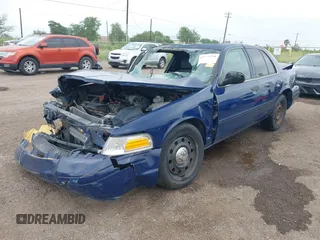 2010 Ford Police Interceptor z VIN 2FABP7BV8AX117615, wystawiony jako IAAI lot #42204261 z przebiegiem Nie podano mil oraz . Historia ofert i sprzedaży dostępna na DreamBid. Obrazek 2.