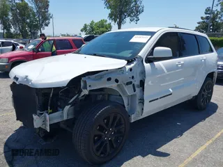 2020 Jeep Grand Cherokee Laredo E с VIN 1C4RJEAG1LC170576, выставлен на аукционе IAAI как лот 42283104 с пробегом 123 068 миль миль и . История ставок и продаж доступна на DreamBid. Изображение 18.