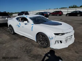 2022 Chevrolet Camaro ZL1 with VIN 1G1FK1R63N0122921, listed as a Copart auction lot 70043244 with 18,236 mi miles and Salvage Title. Bid and sale history available at carsss.com. Image 4.