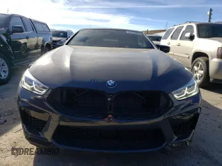 2022 BMW M8 Competition z VIN WBSDZ0C04NCJ11152, wystawiony jako Copart lot #82225924 z przebiegiem 4 285 mil mil oraz Szkoda całkowita • Salvage title. Historia ofert i sprzedaży dostępna na DreamBid. Obrazek 5.