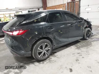 2024 Lexus RX 350 z VIN 2T2BAMCA5RC070111, wystawiony jako IAAI lot #41516647 z przebiegiem 8 691 mil mil oraz . Historia ofert i sprzedaży dostępna na DreamBid. Obrazek 4.