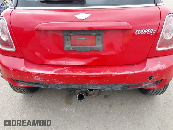 2013 MINI Hardtop S with VIN WMWSV3C55DT388301, listed as a IAAI auction lot 42058792 with 94,138 mi miles and . Bid and sale history available at DreamBid. Image 6.