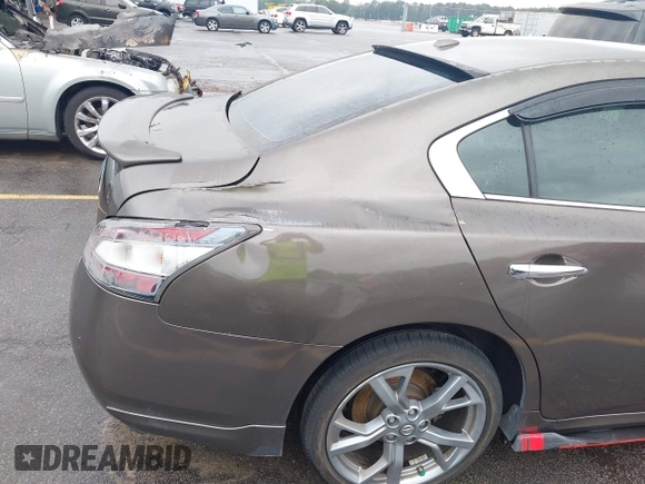 2014 Nissan Maxima S z VIN 1N4AA5AP2EC455230, wystawiony jako IAAI lot #42413381 z przebiegiem 182 766 mil mil oraz . Historia ofert i sprzedaży dostępna na DreamBid. Obrazek 6.