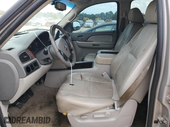 2007 Chevrolet Suburban LT with VIN 1GNFC16037J232196, listed as a Copart auction lot 72887074 with 262,163 mi miles and Salvage Title. Bid and sale history available at carsss.com. Image 7.