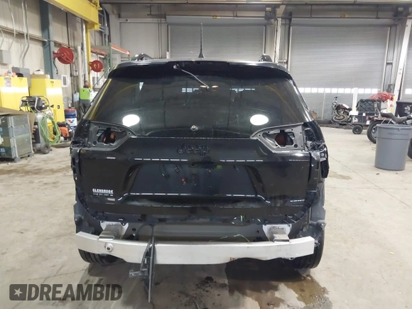 2021 Jeep Cherokee Altitude with VIN 1C4PJLLB7MD189285, listed as a IAAI auction lot 41262735 with 57,061 mi miles. Bid and sale history available at carsss.com. Image 6.