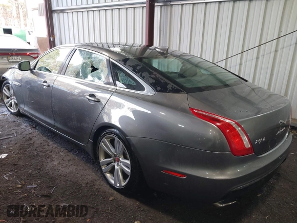 2016 Jaguar XJ Portfolio with VIN SAJWJ2GD7G8W02919, listed as a IAAI auction lot 41490211 with 170,768 mi miles and . Bid and sale history available at DreamBid. Image 3.