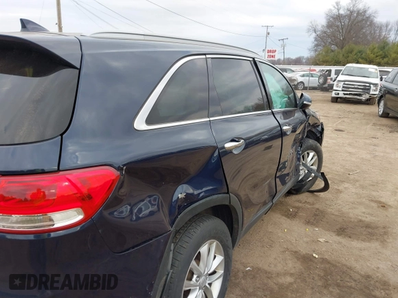 2016 Kia Sorento LX with VIN 5XYPG4A35GG115952, listed as a IAAI auction lot 41868467 with 96,000 mi miles. Bid and sale history available at carsss.com. Image 6.