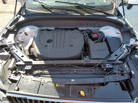 2023 Volvo XC60 Ultimate Bright Theme with VIN YV4L12DF6P1313169, listed as a Copart auction lot 48658935 with 5,829 mi miles and Salvage Title. Bid and sale history available at carsss.com. Image 13.