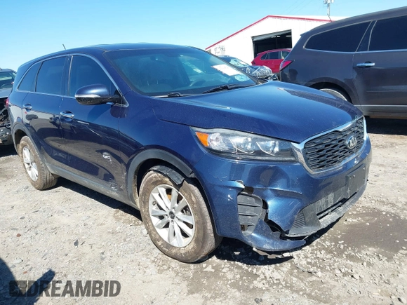 2019 Kia Sorento LX with VIN 5XYPG4A3XKG523100, listed as a IAAI auction lot 41814743 with 138,767 mi miles and . Bid and sale history available at carsss.com. Image 1.