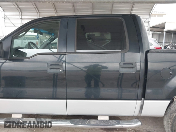 2005 Ford F-150 XLT with VIN 1FTRW12W35FB45809, listed as a IAAI auction lot 41611912 with 253,241 mi miles. Bid and sale history available at carsss.com. Image 14.