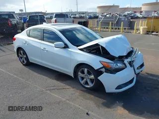 2013 Acura ILX Premium z VIN 19VDE1F5XDE007393, wystawiony jako IAAI lot #42003016 z przebiegiem 135 649 mil mil oraz . Historia ofert i sprzedaży dostępna na DreamBid. Obrazek 1.