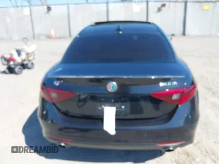 2017 Alfa Romeo Giulia Ti with VIN ZARFAEEN9H7551464, listed as a IAAI auction lot 41726121 with 68,654 mi miles. Bid and sale history available at carsss.com. Image 17.
