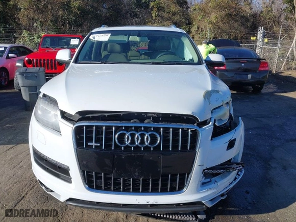 2014 Audi Q7 3.0T Premium Plus with VIN WA1LGAFE8ED019231, listed as a IAAI auction lot 41713529 with 126,147 mi miles. Bid and sale history available at carsss.com. Image 12.