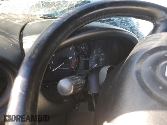 1999 Mazda MX-5 Miata z VIN JM1NB3536X0133733, wystawiony jako Copart lot #50906215 z przebiegiem Nie podano mil oraz Szkoda całkowita • Salvage title. Historia ofert i sprzedaży dostępna na DreamBid. Obrazek 9.