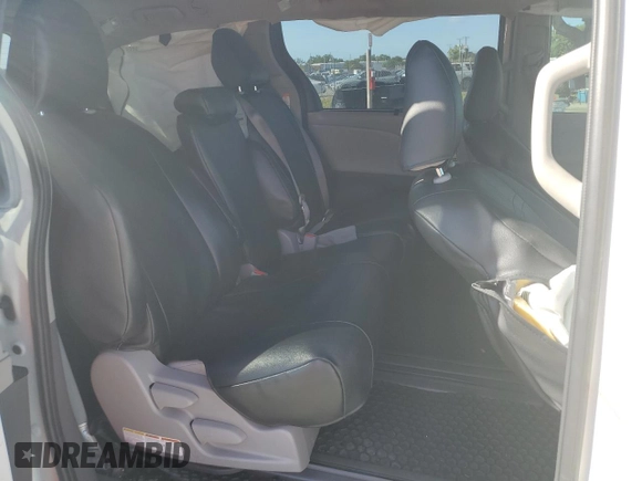 2020 Toyota Sienna LE Auto Access Seat with VIN 5TDKZ3DC4LS087696, listed as a Copart auction lot 51866585 with 195,020 mi miles and Non Repairable. Bid and sale history available at carsss.com. Image 11.