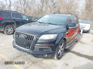 2012 Audi Q7 3.0T S line Prestige with VIN WA1DGBFEXCD007833, listed as a IAAI auction lot 41095179 with 149,538 mi miles. Bid and sale history available at carsss.com. Image 2.