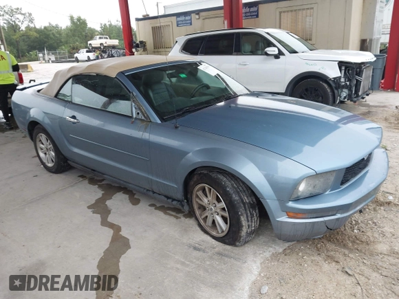 2007 Ford Mustang Deluxe with VIN 1ZVFT84N375260554, listed as a IAAI auction lot 42740799 with 162,939 mi miles and . Bid and sale history available at DreamBid. Image 1.
