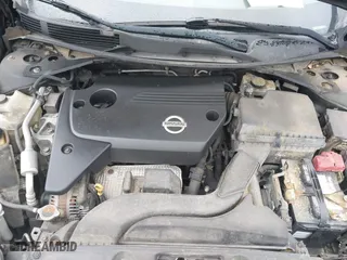 2015 Nissan Altima 2.5 with VIN 1N4AL3AP3FC176837, listed as a IAAI auction lot 41843408 with 185,466 mi miles. Bid and sale history available at carsss.com. Image 10.