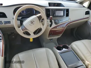 2014 Toyota Sienna XLE z VIN 5TDYK3DC2ES437683, wystawiony jako Copart lot #60549975 z przebiegiem 145 608 mil mil oraz Szkoda całkowita • Salvage title. Historia ofert i sprzedaży dostępna na DreamBid. Obrazek 8.