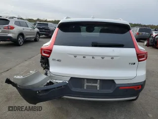 2021 Volvo XC40 Momentum with VIN YV4162UK0M2408578, listed as a Copart auction lot 81620584 with 35,560 mi miles and Salvage Title. Bid and sale history available at carsss.com. Image 6.