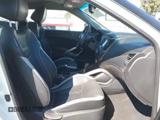 2013 Hyundai Veloster Turbo with VIN KMHTC6AE4DU158224, listed as a IAAI auction lot 42725813 with Not provided miles and . Bid and sale history available at DreamBid. Image 5.