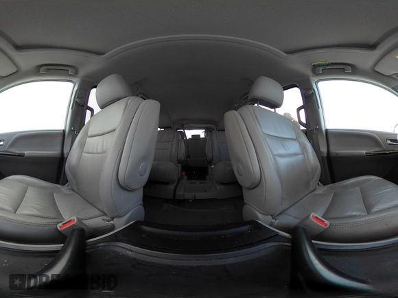 2017 Toyota Sienna XLE Auto Access Seat with VIN 5TDYZ3DC4HS852620, listed as a IAAI auction lot 40988036 with 82,581 mi miles. Bid and sale history available at carsss.com. Image 19.
