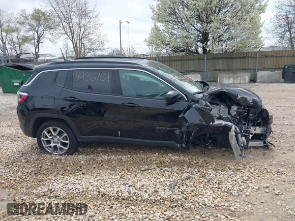 2024 Jeep Compass Latitude Lux with VIN 3C4NJDFN9RT143218, listed as a IAAI auction lot 42109742 with 25,919 mi miles and . Bid and sale history available at DreamBid. Image 12.