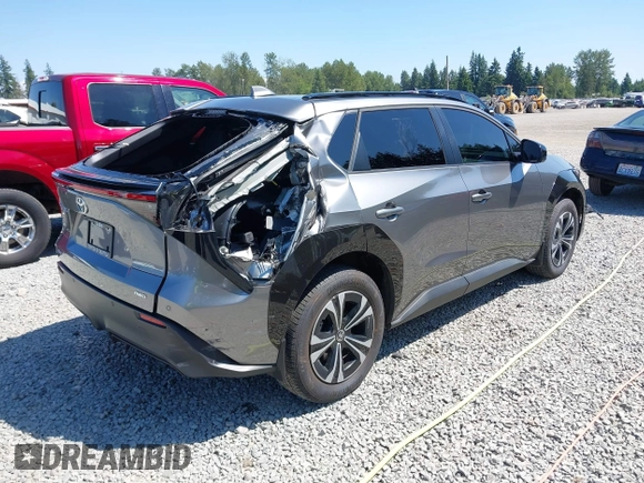 2024 Toyota bZ4X XLE z VIN JTMABACA5RA070254, wystawiony jako IAAI lot #42427736 z przebiegiem 5 718 mil mil oraz . Historia ofert i sprzedaży dostępna na DreamBid. Obrazek 4.