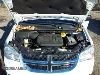 2019 Dodge Grand Caravan SE with VIN 2C4RDGBG2KR799660, listed as a IAAI auction lot 41898556 with 104,642 mi miles and . Bid and sale history available at DreamBid. Image 10.