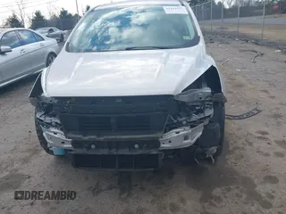 2017 Ford Escape SE z VIN 1FMCU9GDXHUA46689, wystawiony jako IAAI lot #41492523 z przebiegiem 67 401 mil mil oraz . Historia ofert i sprzedaży dostępna na DreamBid. Obrazek 6.