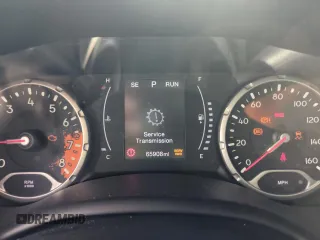 2017 Jeep Renegade Latitude z VIN ZACCJBBB4HPF38906, wystawiony jako Copart lot #56379205 z przebiegiem 65 908 mil mil oraz Szkoda całkowita • Salvage title. Historia ofert i sprzedaży dostępna na DreamBid. Obrazek 9.