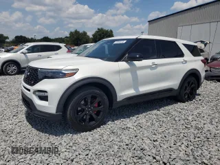 2022 Ford Explorer ST z VIN 1FM5K8GC8NGA35197, wystawiony jako Copart lot #58040245 z przebiegiem 45 894 mil mil oraz Czysty tytuł • Clean title. Historia ofert i sprzedaży dostępna na DreamBid. Obrazek 1.