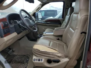 2006 Ford F-350 XL z VIN 1FTWW31516EC07819, wystawiony jako Copart lot #57713195 z przebiegiem 162 717 mil mil oraz Czysty tytuł • Clean title. Historia ofert i sprzedaży dostępna na DreamBid. Obrazek 7.