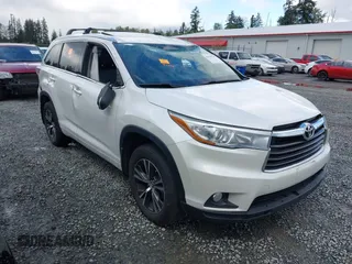 2016 Toyota Highlander XLE z VIN 5TDJKRFH8GS229615, wystawiony jako IAAI lot #42290737 z przebiegiem 96 093 mil mil oraz . Historia ofert i sprzedaży dostępna na DreamBid. Obrazek 1.