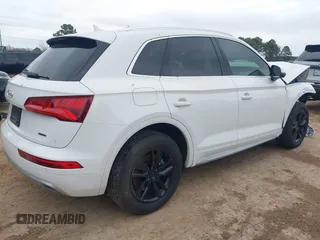 2020 Audi Q5 Premium with VIN WA1ANAFY0L2071405, listed as a IAAI auction lot 41672065 with 42,105 mi miles. Bid and sale history available at carsss.com. Image 4.