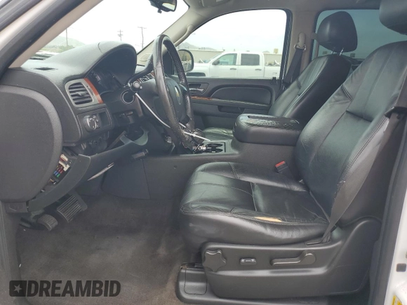 2010 Chevrolet Suburban LT with VIN 1GNUCJE02AR229968, listed as a Copart auction lot 56762975 with 305,863 mi miles and Salvage title. Bid and sale history available at DreamBid. Image 7.