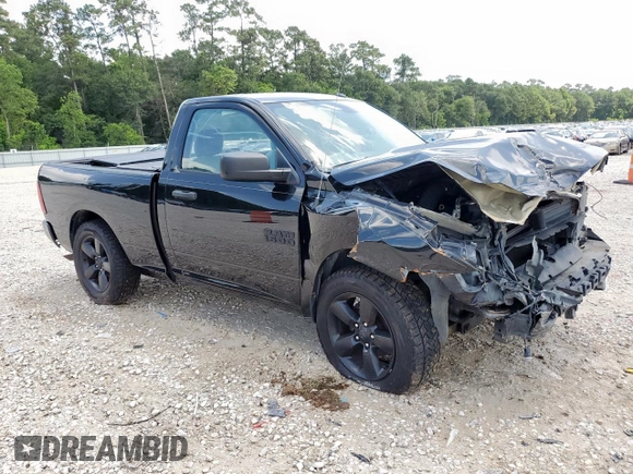 2017 Ram 1500 Tradesman z VIN 3C6JR6AG4HG636931, wystawiony jako Copart lot #60932795 z przebiegiem 157 961 mil mil oraz Szkoda całkowita • Salvage title. Historia ofert i sprzedaży dostępna na DreamBid. Obrazek 4.