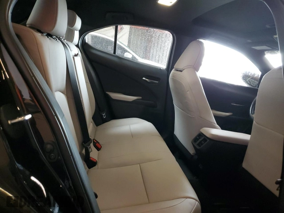 2024 Lexus UX with VIN JTHX6JBH5R2171624, listed as a Copart auction lot 48083695 with 4,231 mi miles and Salvage Title. Bid and sale history available at carsss.com. Image 11.